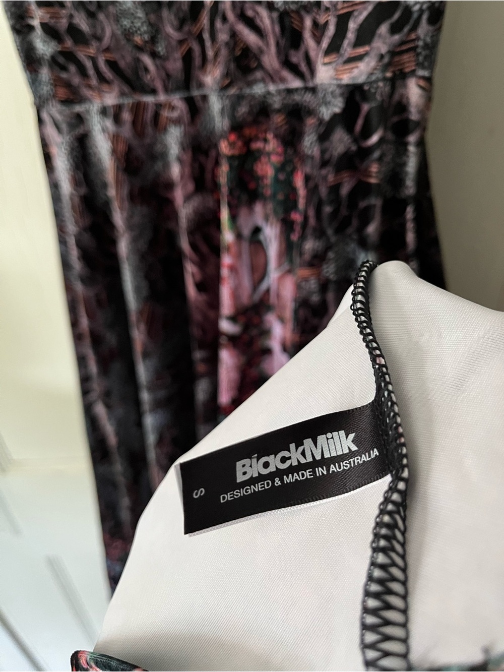 Blackmilk Nielsen Sleeping Beauty Midi Dress RARE Sz S - Picture 4 of 4